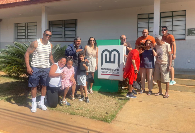 Familia-de-Helena-Meirelles-visita-museu-em-Bataguassu-e-contribui-com-novos-itens-para-o-acervo-Sobrinhos