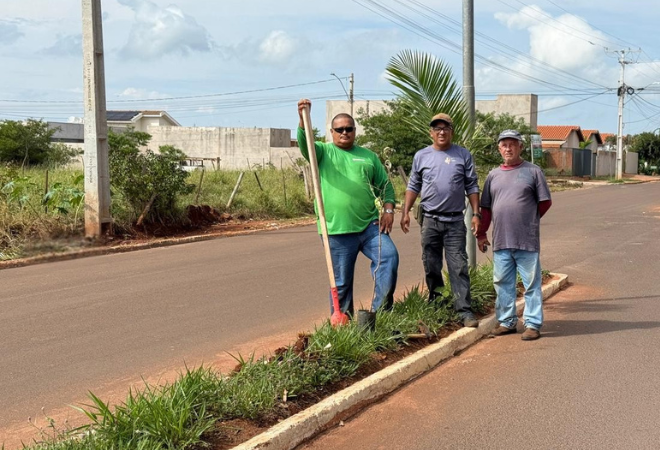 Avenida-Frei-Galvao-recebe-novas-mudas-e-reforca-arborizacao-urbana