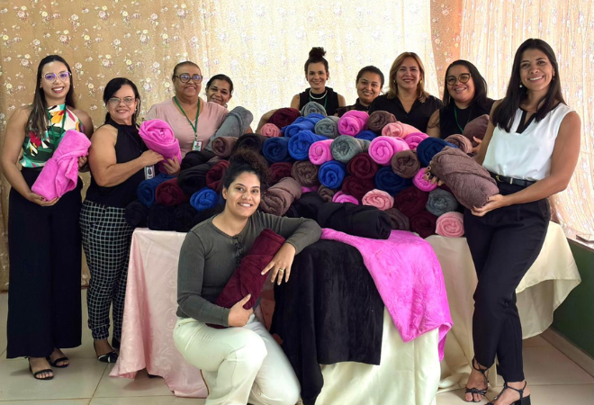 Com-a-chegada-do-frio-assistencia-social-intensifica-entrega-de-mantas-e-cobertores-para-familias-em-situacao-de-vulnerabilidade