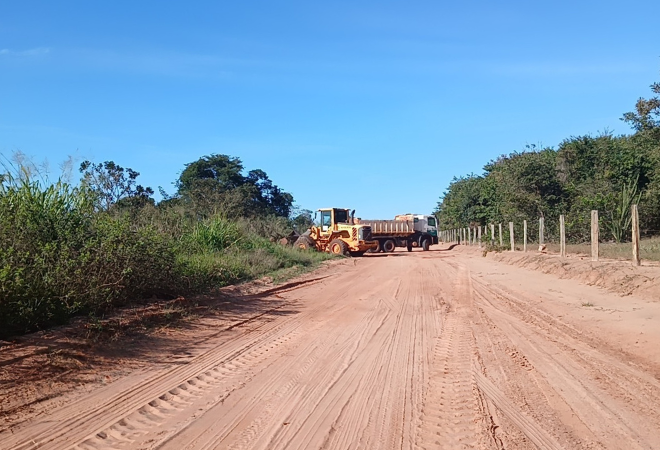 Limpeza-na-Estrada-Boiadeira-do-Guassu-recolhe-grande-volume-de-lixo-descartado-irregularmente
