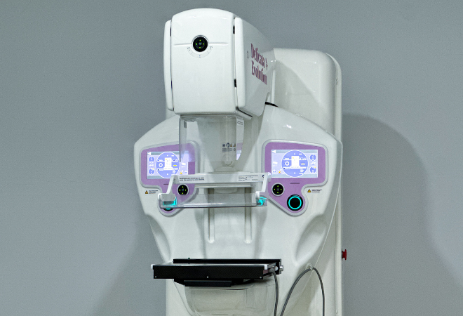 Novo-mamografo-e-instalado-na-Clinica-da-Mulher-e-marca-retomada-dos-exames-locais
