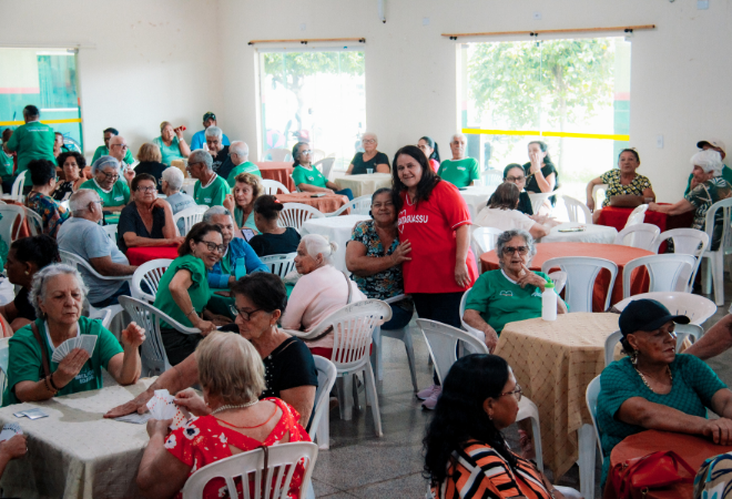 Melhor-Idade-encerra-semana-especial-com-desfile-e-representantes-para-o-Estadual