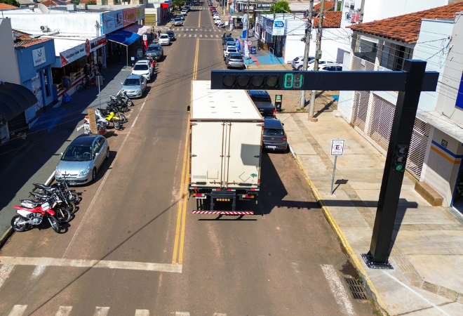 Novos-semaforos-comecam-a-operar-em-Bataguassu